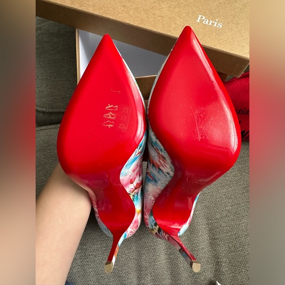 Christian Louboutin - Picture 2 of 2